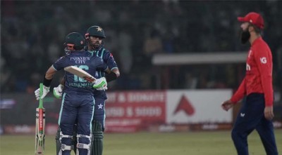 ২০০ রান তাড়া করে বিনা উইকেটে জয়ের বিশ্বরেকর্ড পাকিস্তানের